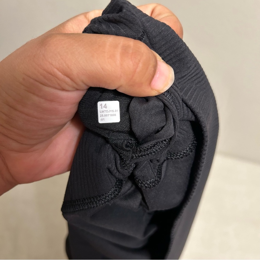 NWT Lululemon Align Hi-Rise Ribbed Short Black Size 14 Activewear Workout - Picture 6 of 10
